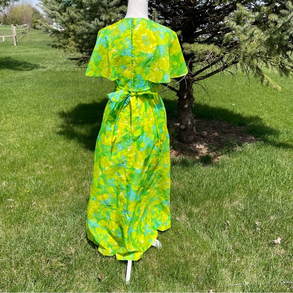 BEAUTIFUL Vintage Hawaiian Green Yellow Floral Print Flutter Sleeve Maxi Dress - Picture 7 of 8